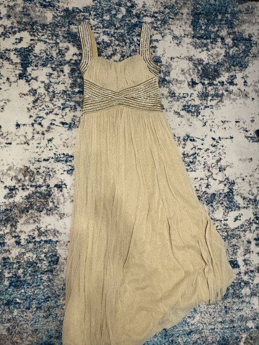 Продаю платье блестящее