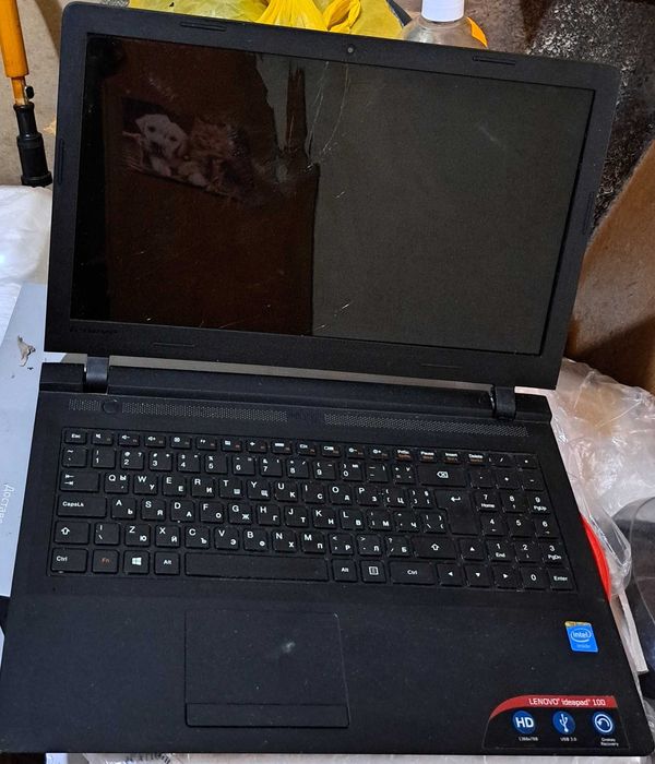 Лаптоп Lenovo за части .