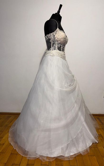 Vand rochie de mireasa 2 piese
