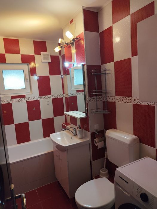 Apartament 3 camere, 2 bai, semidecomandat , cu grădină, Tractorul
16
1

Apartament 3 camere, 2 bai, semidecomandat , cu grădină, parcare, Tractorul