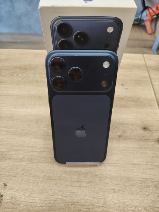 Л! Iphone 17 Pro Max 256 100% 93 Цикъла Перфектен