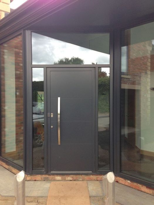 Uylarga va boshqa joylarga temir eshiklar