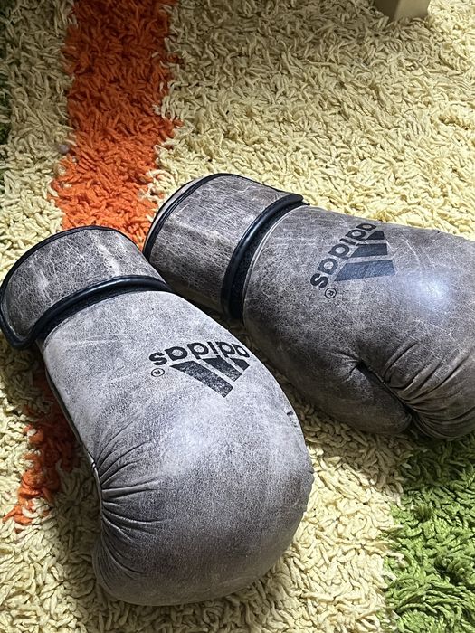 Кожанные боксерские перчатки