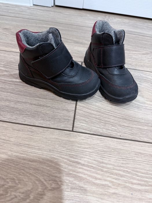 Продам обувь на мальчика