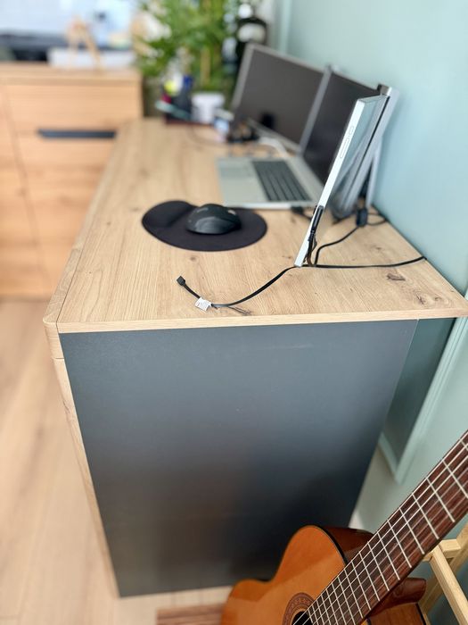 Стилно бюро с чекмеджета – чисто ново (Moemax)