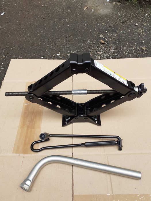 Cric,cheie de roti VW Passat B8, Touran, Golf, SKODA Superb, Octavia