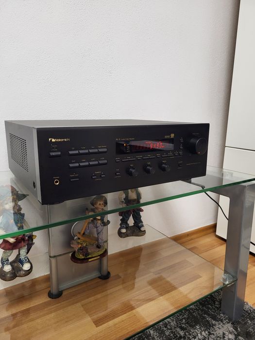 Amplificator/Receiver Nakamichi AV-8 stare foarte bună de funcționare