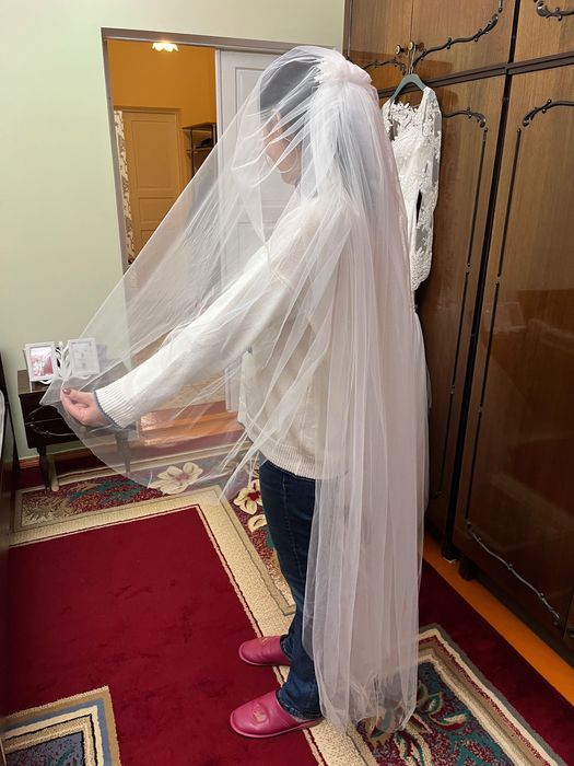 Свадебное платье шикарное с фатой