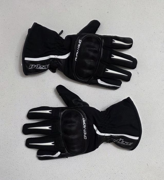 Manusi moto BUSE Open Road Touring si centura spate BUSE Stabilization Zone, mărumea S/M sau nr. 6 unisex