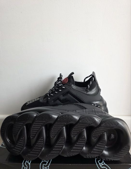 Nou! Versace chain reaction