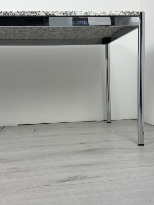 Бюро USM Haller с гранитен плот – класически дизайн