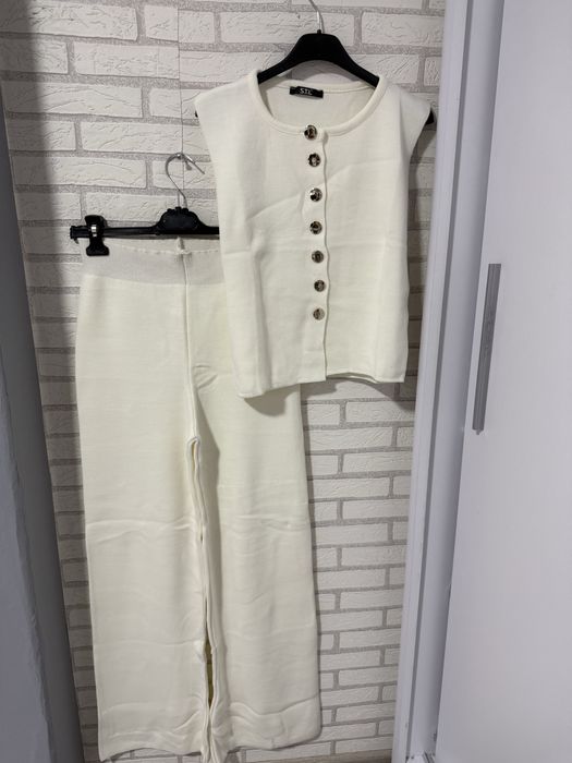 Дамски комплект от две части