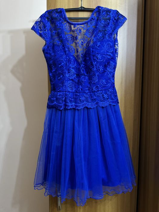 Rochie albastra.