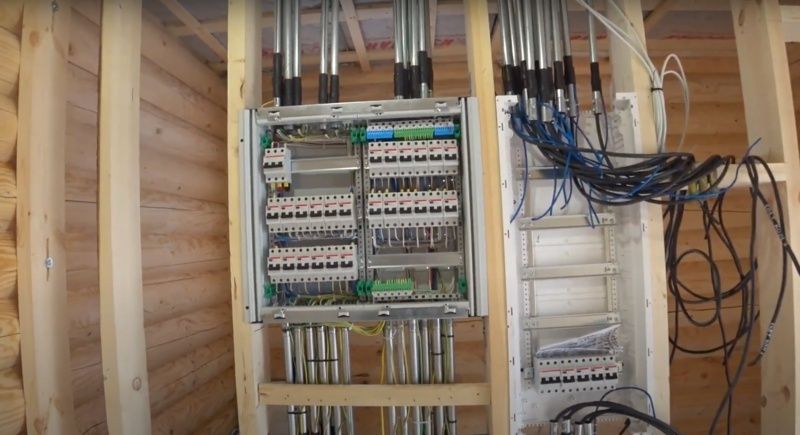 Электрик монтажник