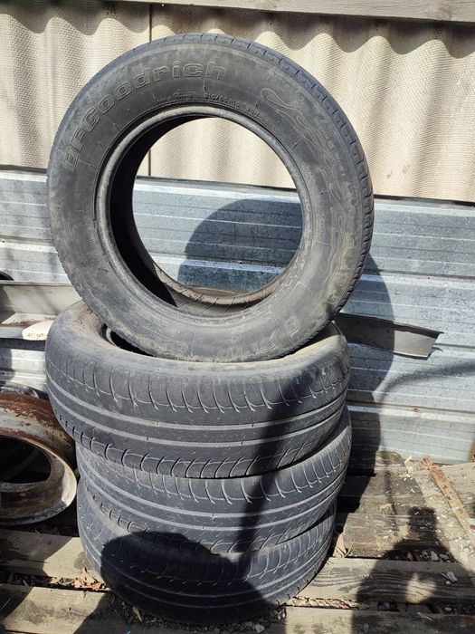 Автошины 4 штуки 215/65r16