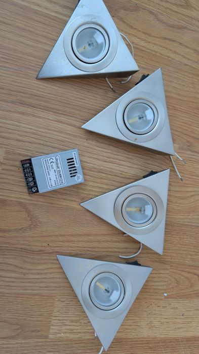 кухненско осветление за под шкаф (4 лампи и захранване)