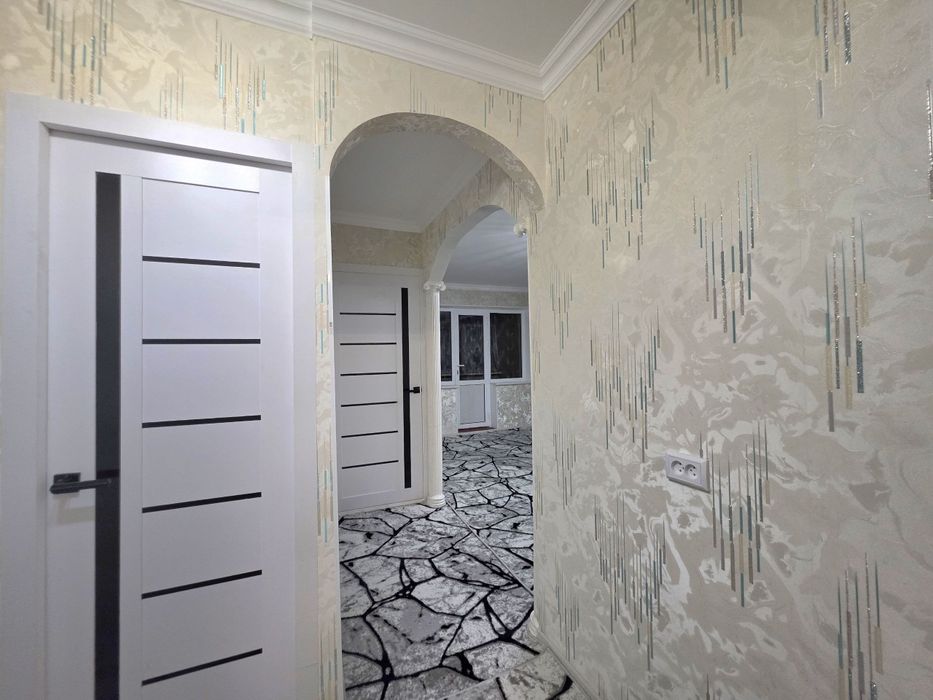 Калининский масивда 3 хонали квартира сотилади