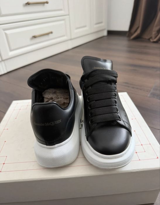 Adidasi Alexander McQueen