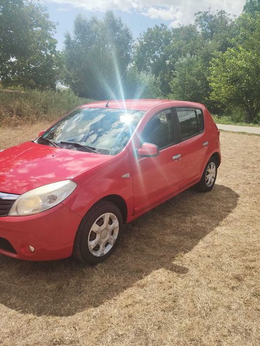 De vânzare Sandero, 1,4 mpi + gpl, 1650 euro negociabil