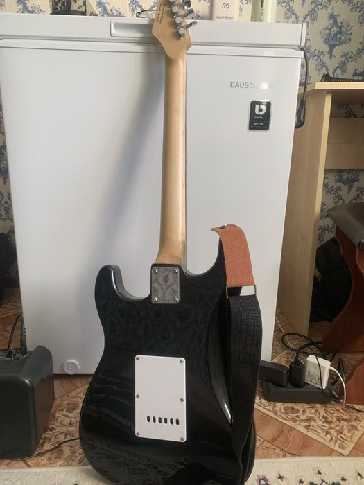 Продам электрогитару