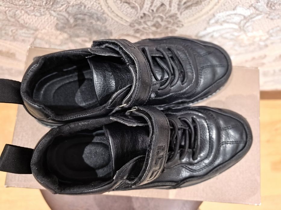 Продам туфли для, мальчика 36р