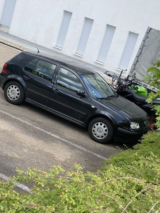 Vând golf 4 stare ff bună!