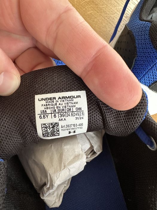 Продавам чисто нови детски маратонки Under Armour Surge 4 - 39 номер