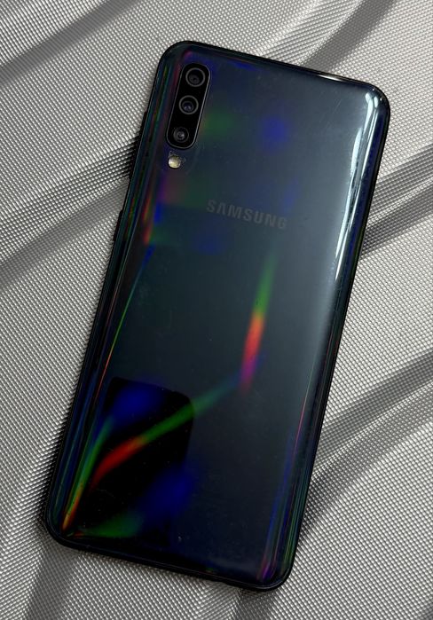 Продам Samsung A50