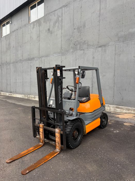 Вилочный Погрузчик Toyota 6FGL20