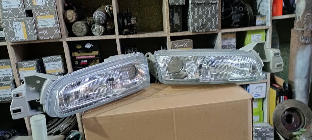 В продаже туманки на Мазда Кронос