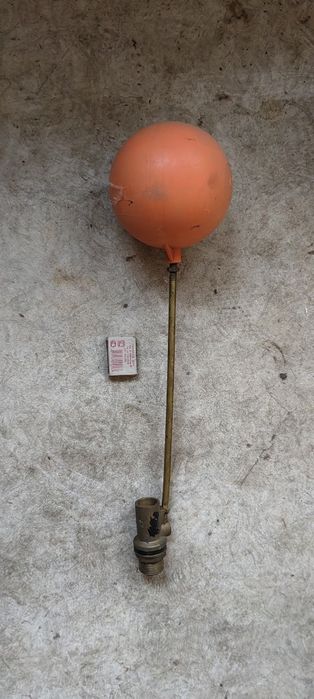 Продам поплавок с клапаном