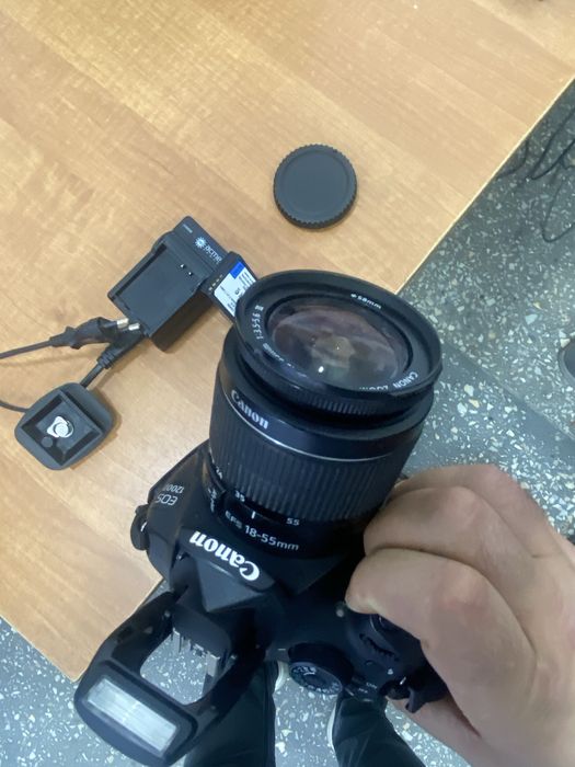 Fotoaparat Canon sotiladi