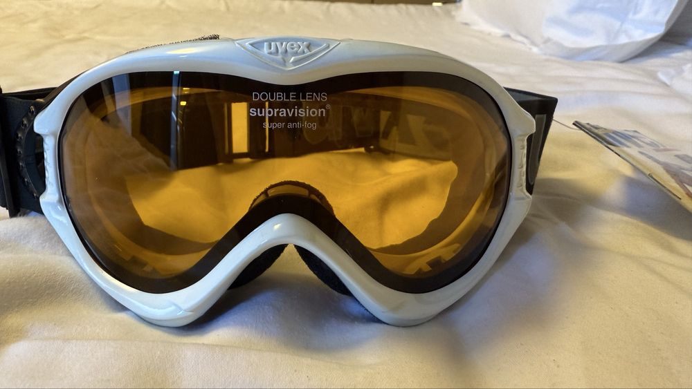 Скиорски очила нови UVEX, super anti-fog