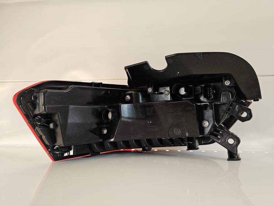 Stop / Lampa dreapta Full Led VW ID3 cod : 10A 945 096 B