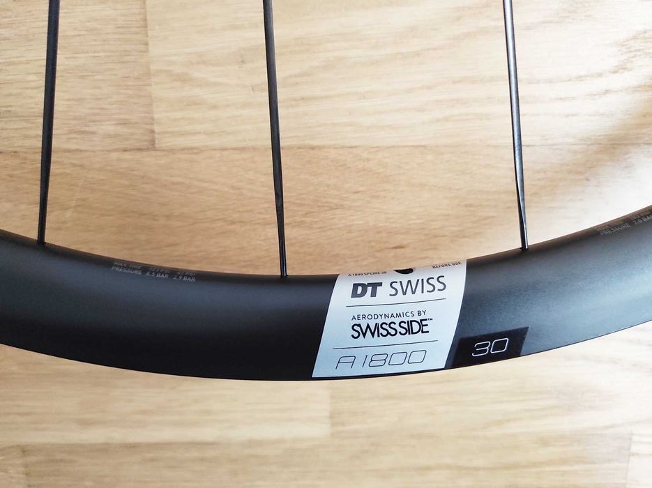 Roata spate DT Swiss A1800 Spline 30 700C 12x142mm Disc noua