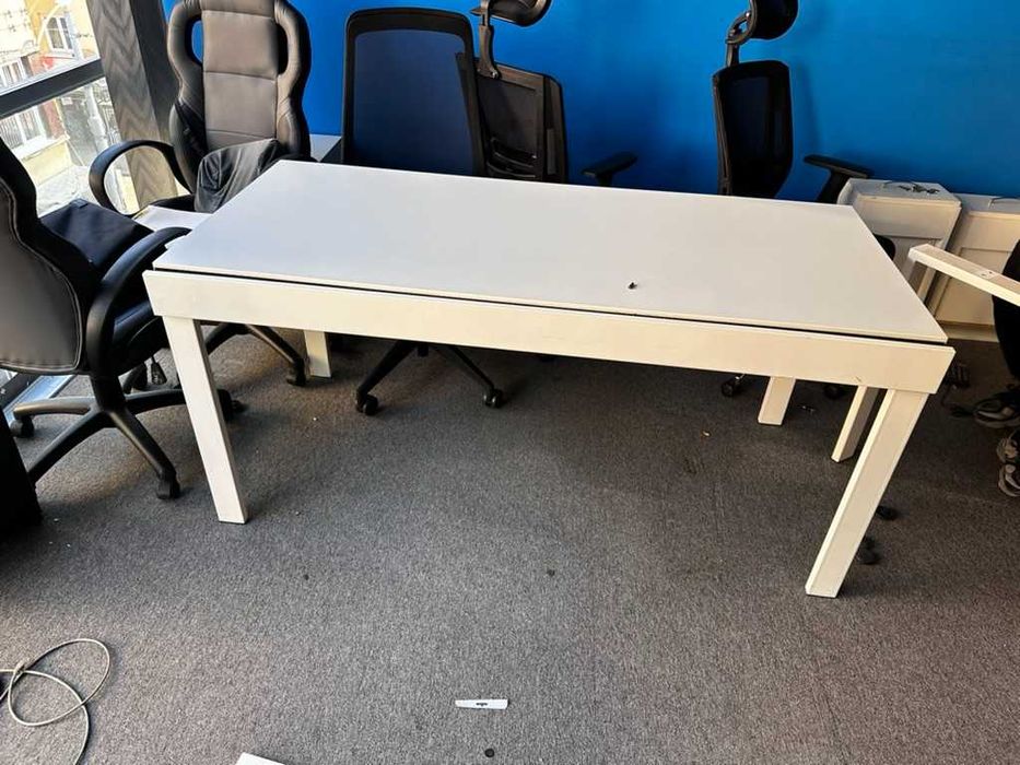 Офис бюра с метална основа – 160×70×75 см (8 бр.)