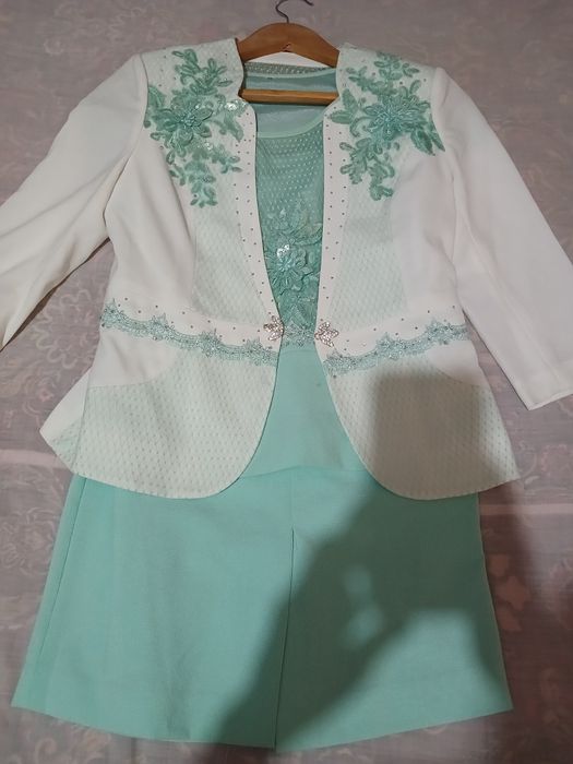 Б/у  тройка продаётся почти как новый