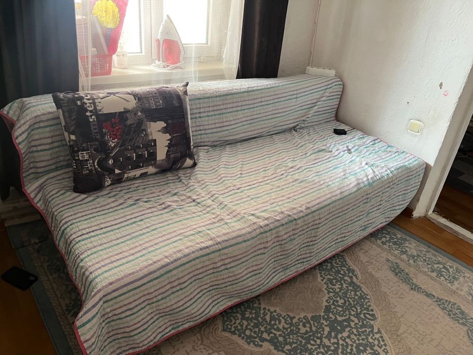 Продам диван в хорошем состоинии.