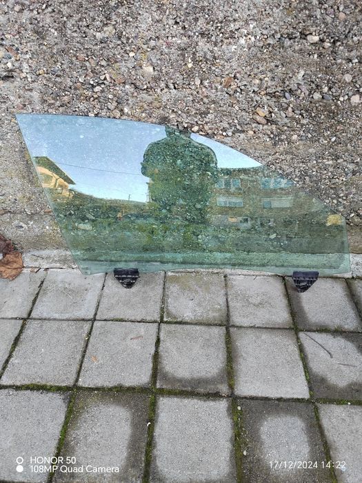 Предно дясно стъкло за АУДИ А4 Б6