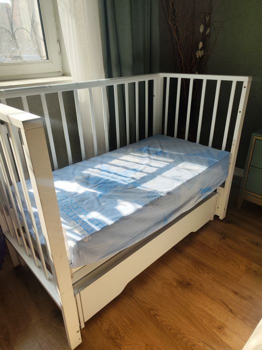 Продам детскую кроватку