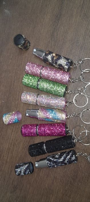 Atomizor parfum reîncărcabil cu strassuri / breloc cu pietre cadou pentru femei