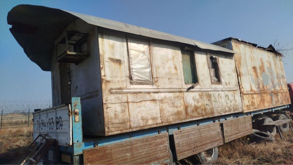 vagon pustoy va jiloy