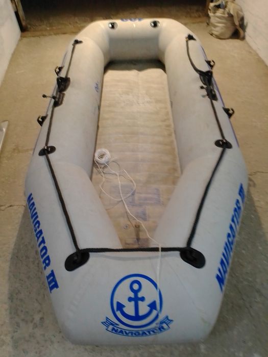 Продам лодку требует ремонт.