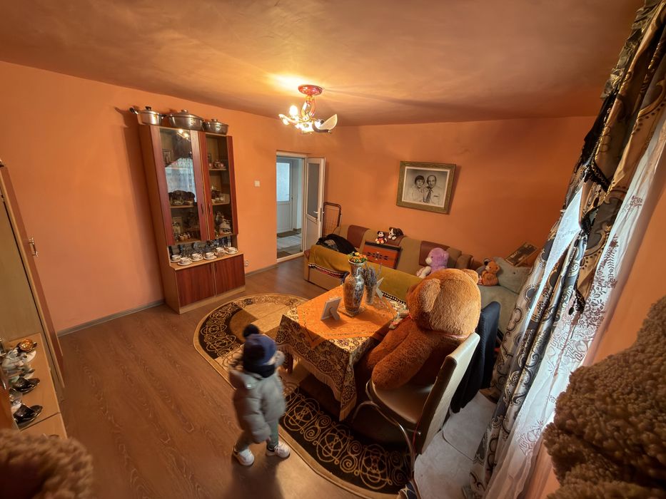 Casa corbu de jos la 10 minute  distant de mare cu masina