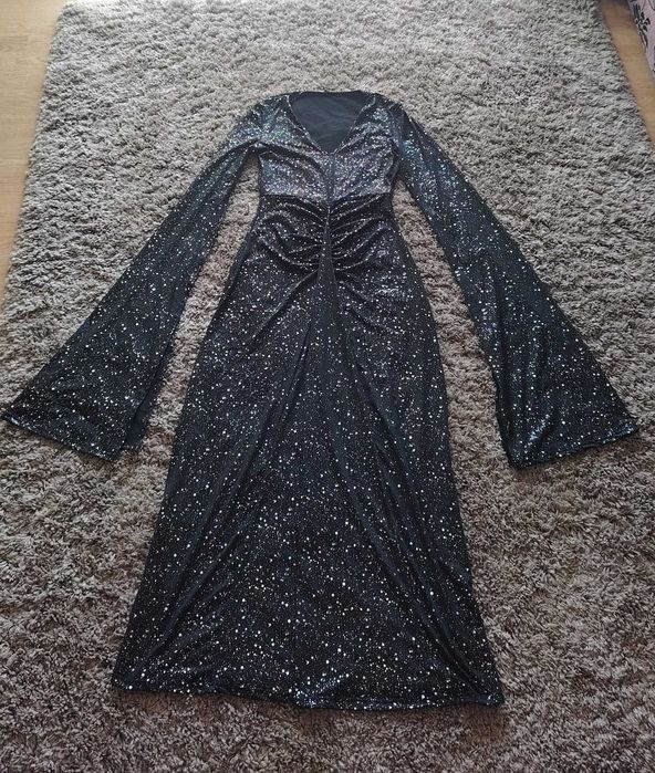 Rochie neagra lunga foarte eleganta S noua maneci evazate