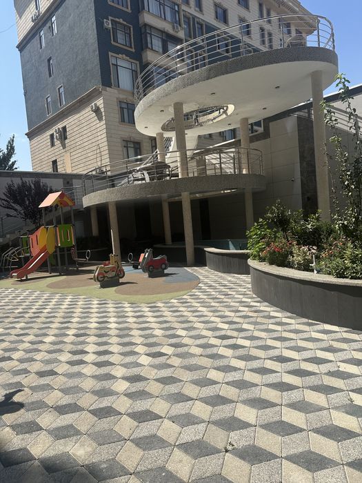 Продам Skyline Towers 150 кв.м сквозная