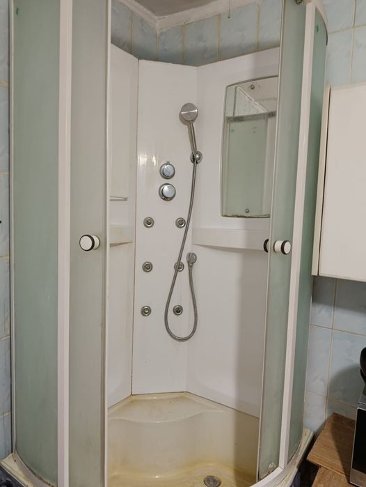 Продам душевую кабинку