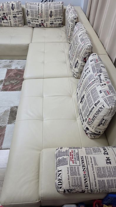 Canapea Modulara Coltar,  330x230x 85 cm, Tapiterie piele artificiala, conditie foarte bună, nu este extensibila, formata din 4 bucati modulare, Bej