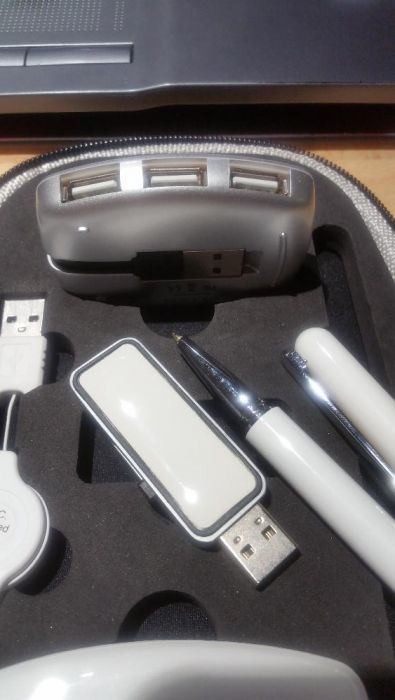 FOLIO XD Design Office Travel Kit Multimedia - ideal cadou