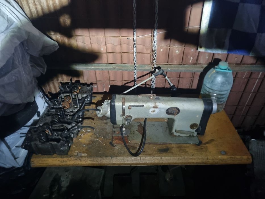 Masina de cusut industriala